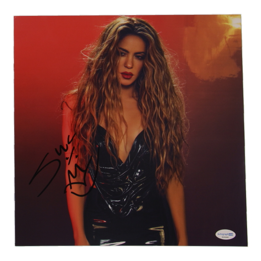 Shakira Signed Album Flat (ACOA) at PristineAuction.com Shakira Signed Album Flat (ACOA) at PristineAuction.com