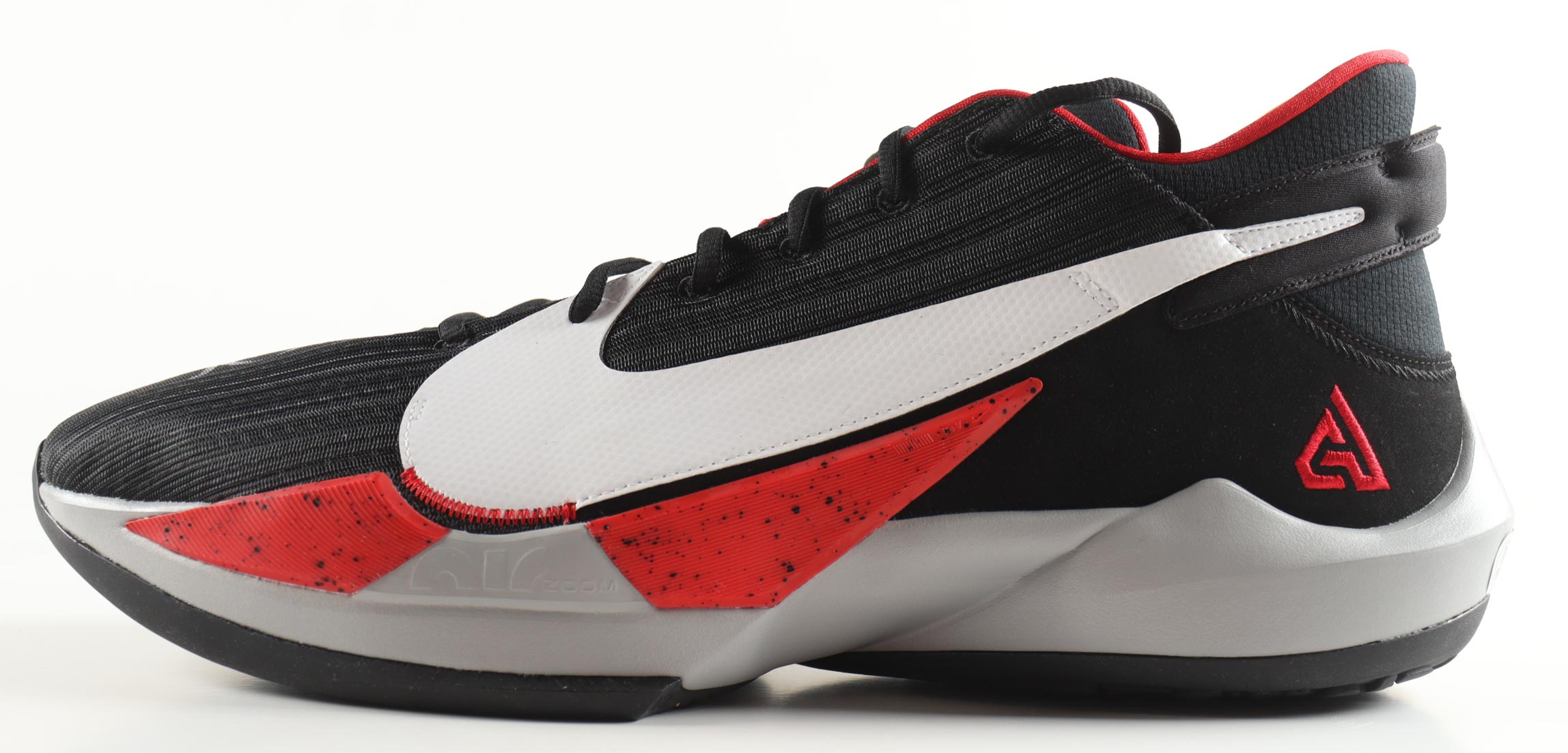 Giannis Antetokounmpo Signed Player Edition Basketball Shoe (Beckett) at PristineAuction.com Giannis Antetokounmpo Signed Player Edition Basketball Shoe (Beckett) at PristineAuction.com