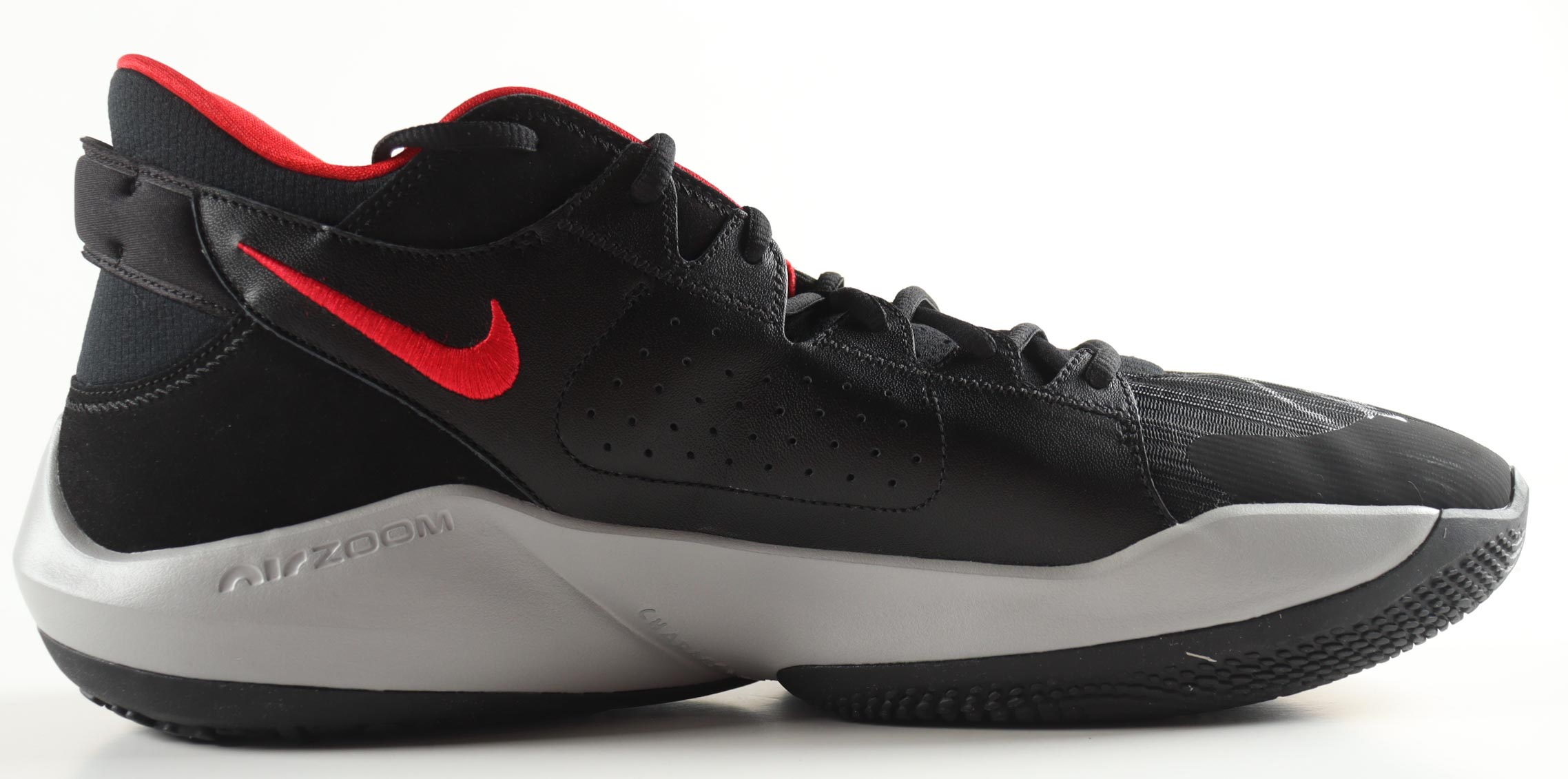 Giannis Antetokounmpo Signed Player Edition Basketball Shoe (Beckett) at PristineAuction.com Giannis Antetokounmpo Signed Player Edition Basketball Shoe (Beckett) at PristineAuction.com