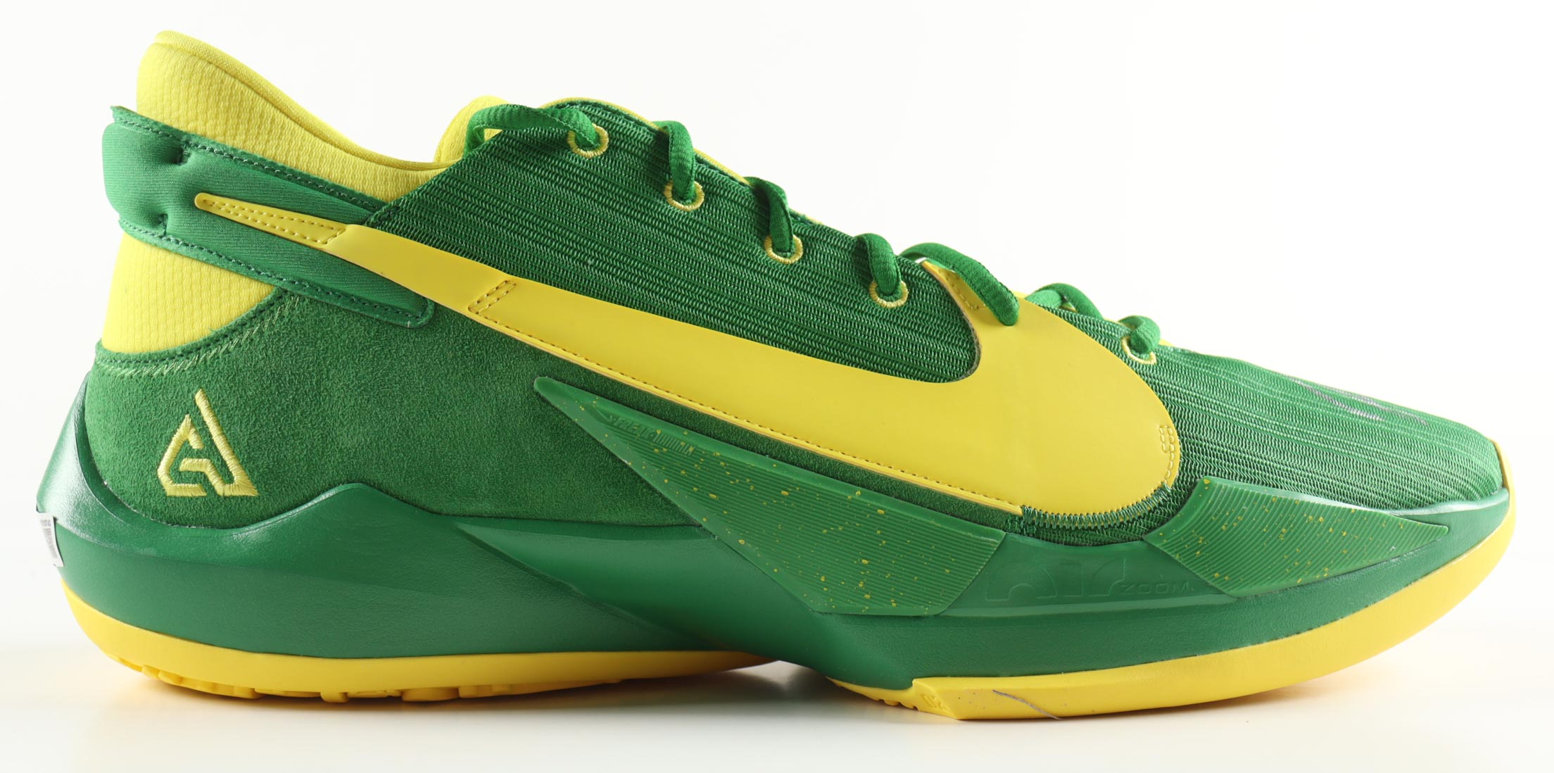 Giannis Antetokounmpo Signed Player Edition Basketball Shoe (Beckett) at PristineAuction.com Giannis Antetokounmpo Signed Player Edition Basketball Shoe (Beckett) at PristineAuction.com