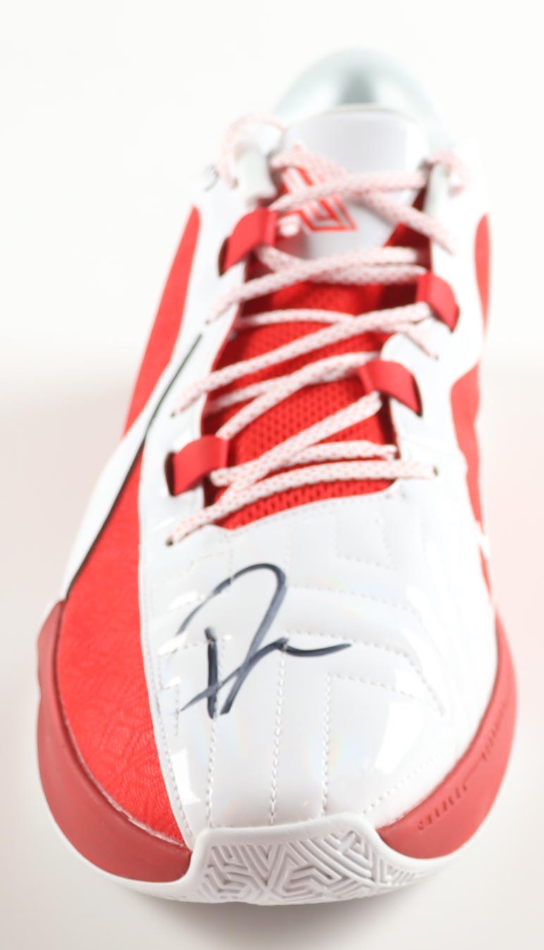 Giannis Antetokounmpo Signed Player Edition Basketball Shoe (Beckett) at PristineAuction.com Giannis Antetokounmpo Signed Player Edition Basketball Shoe (Beckett) at PristineAuction.com