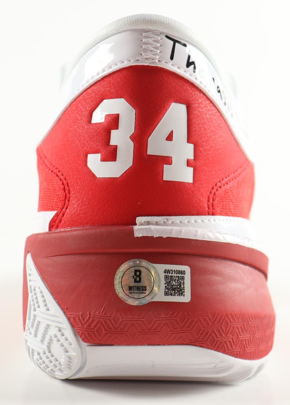 Giannis Antetokounmpo Signed Player Edition Basketball Shoe (Beckett) at PristineAuction.com Giannis Antetokounmpo Signed Player Edition Basketball Shoe (Beckett) at PristineAuction.com