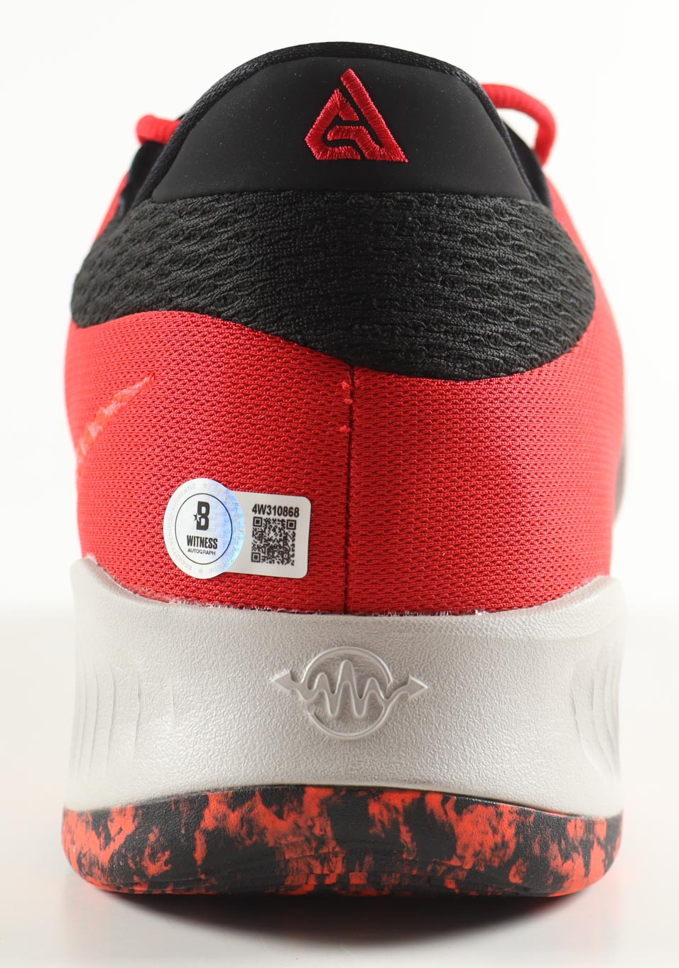 Giannis Antetokounmpo Signed Player Edition Basketball Shoe (Beckett) at PristineAuction.com Giannis Antetokounmpo Signed Player Edition Basketball Shoe (Beckett) at PristineAuction.com