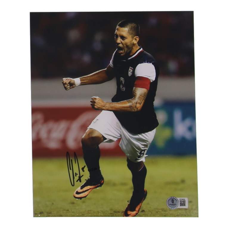 Clint Dempsey Signed 8x10 Photo (Beckett) at PristineAuction.com Clint Dempsey Signed 8x10 Photo (Beckett) at PristineAuction.com