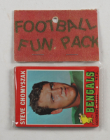 1971 Topps Football Fun Pack with (10) Cards at PristineAuction.com