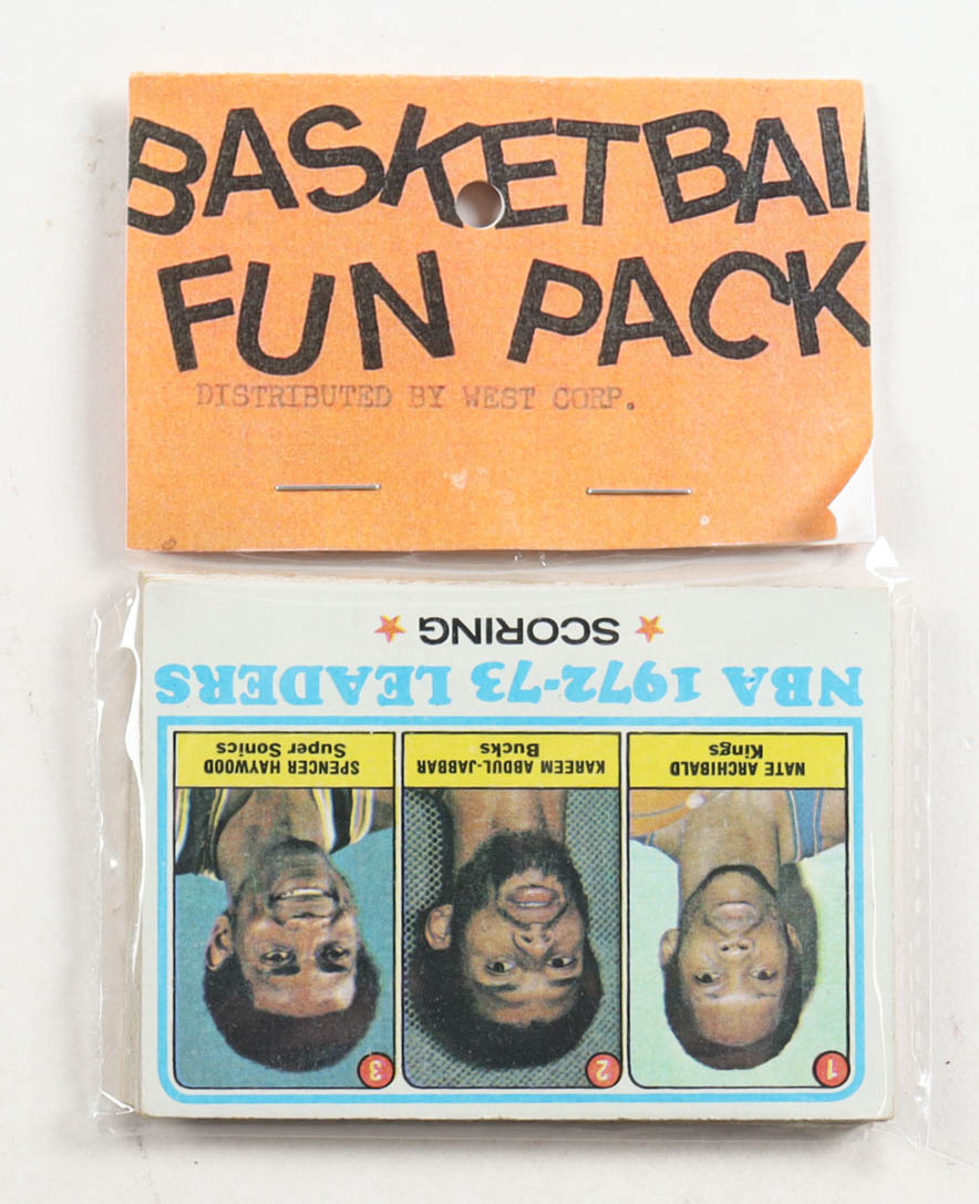 1973-74 Topps Basketball Card Fun Pack with (10) Cards at PristineAuction.com 1973-74 Topps Basketball Card Fun Pack with (10) Cards at PristineAuction.com