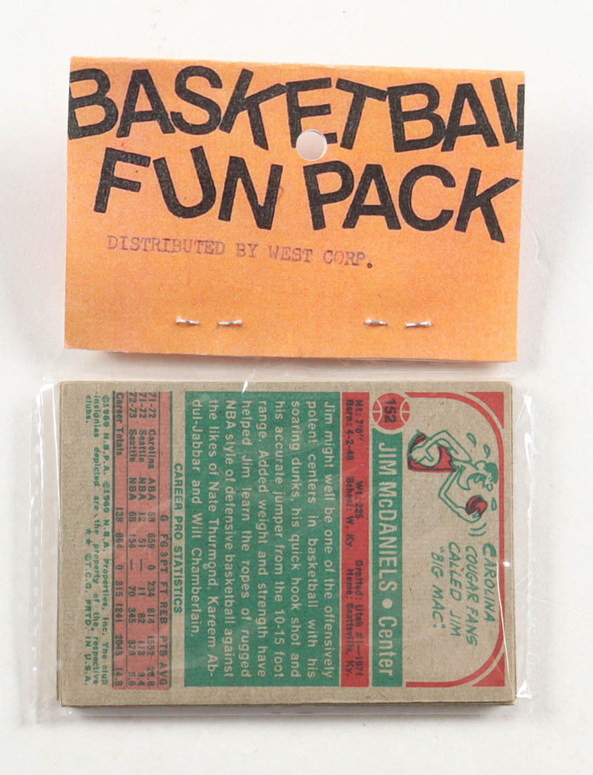 1973-74 Topps Basketball Card Fun Pack with (10) Cards at PristineAuction.com 1973-74 Topps Basketball Card Fun Pack with (10) Cards at PristineAuction.com