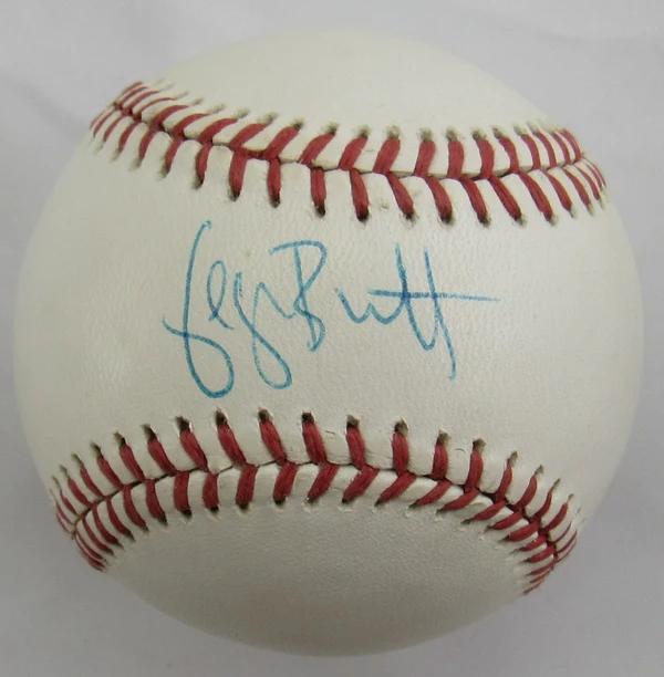 George Brett Signed OAL Baseball (JSA) at PristineAuction.com George Brett Signed OAL Baseball (JSA) at PristineAuction.com