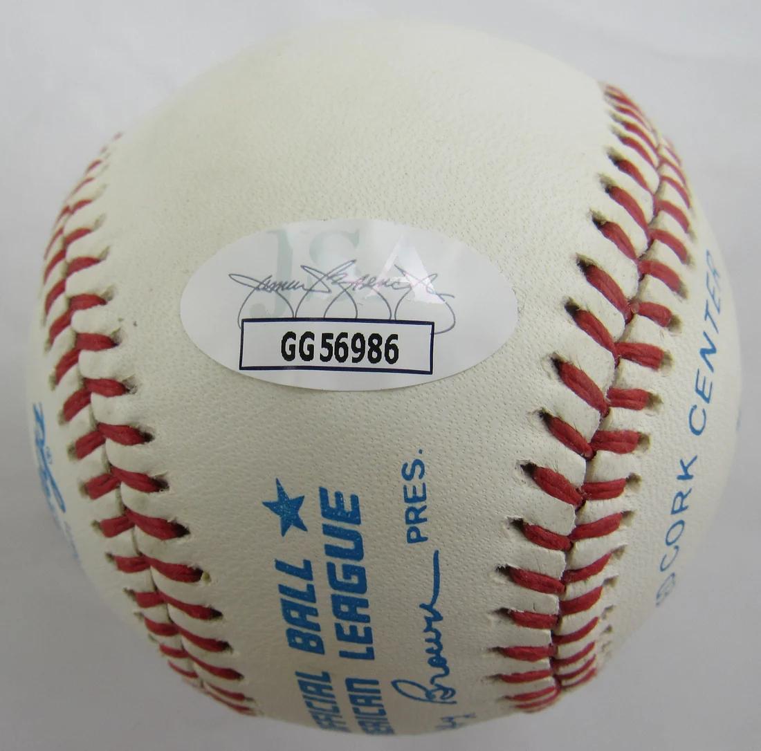 George Brett Signed OAL Baseball (JSA) at PristineAuction.com George Brett Signed OAL Baseball (JSA) at PristineAuction.com