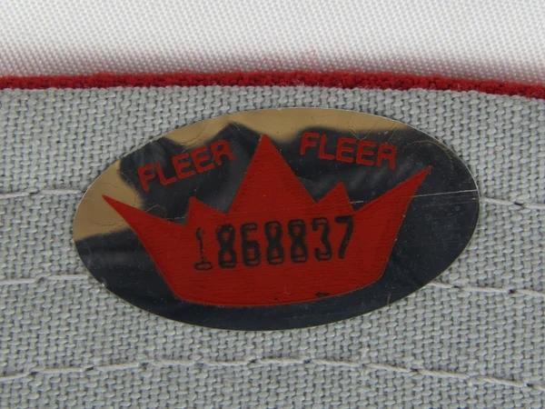 Johnny Bench Signed Reds Hat (Fleer) at PristineAuction.com Johnny Bench Signed Reds Hat (Fleer) at PristineAuction.com