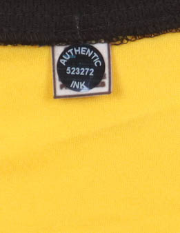 William Shatner Signed "Star Trek" Prop Uniform Shirt (Authentic Ink) at PristineAuction.com William Shatner Signed "Star Trek" Prop Uniform Shirt (Authentic Ink) at PristineAuction.com