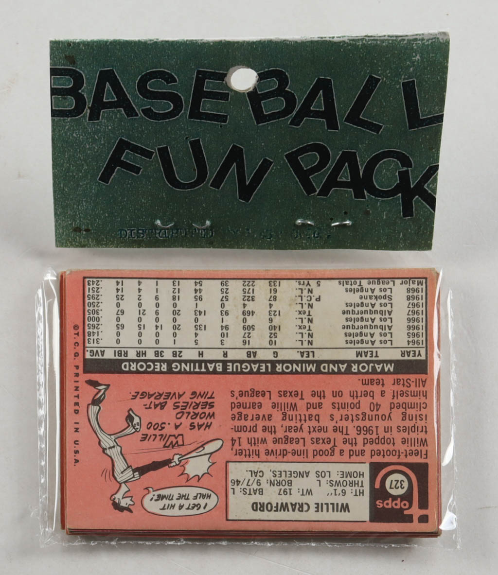 1969 Topps Baseball Card Fun Pack with (10) Cards at PristineAuction.com 1969 Topps Baseball Card Fun Pack with (10) Cards at PristineAuction.com