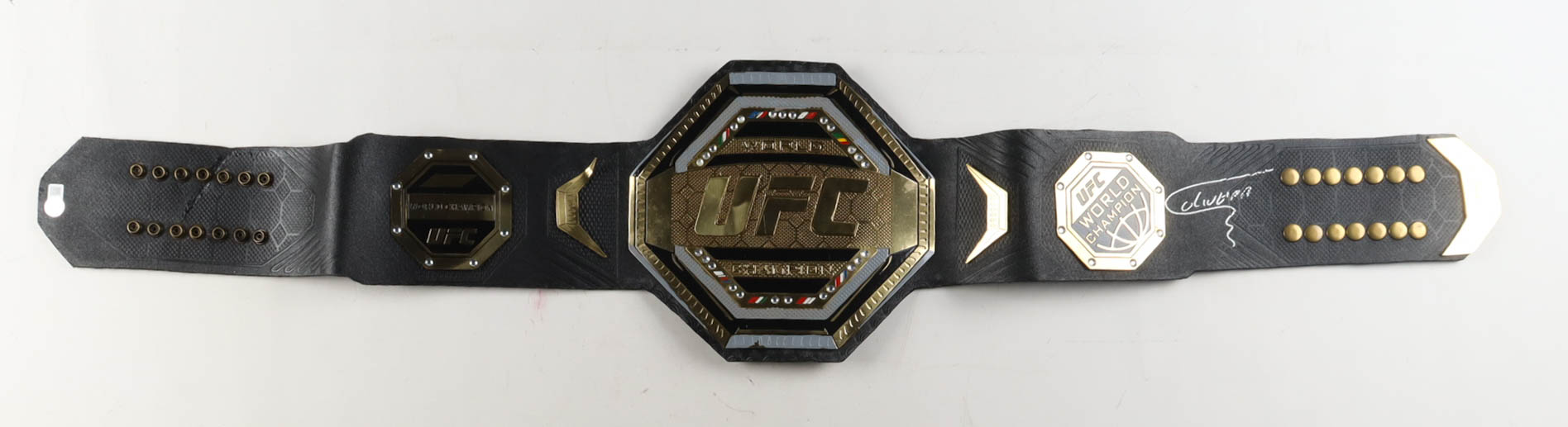 Charles Oliveira Signed Full-Size UFC Championship Belt (Beckett) at PristineAuction.com Charles Oliveira Signed Full-Size UFC Championship Belt (Beckett) at PristineAuction.com