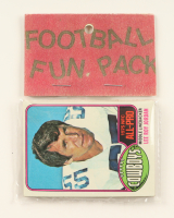 1976 Topps Football Card Fun Pack with (10) Cards at PristineAuction.com