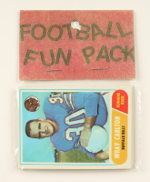 1967 Topps Football Fun Pack with (10) Cards at PristineAuction.com
