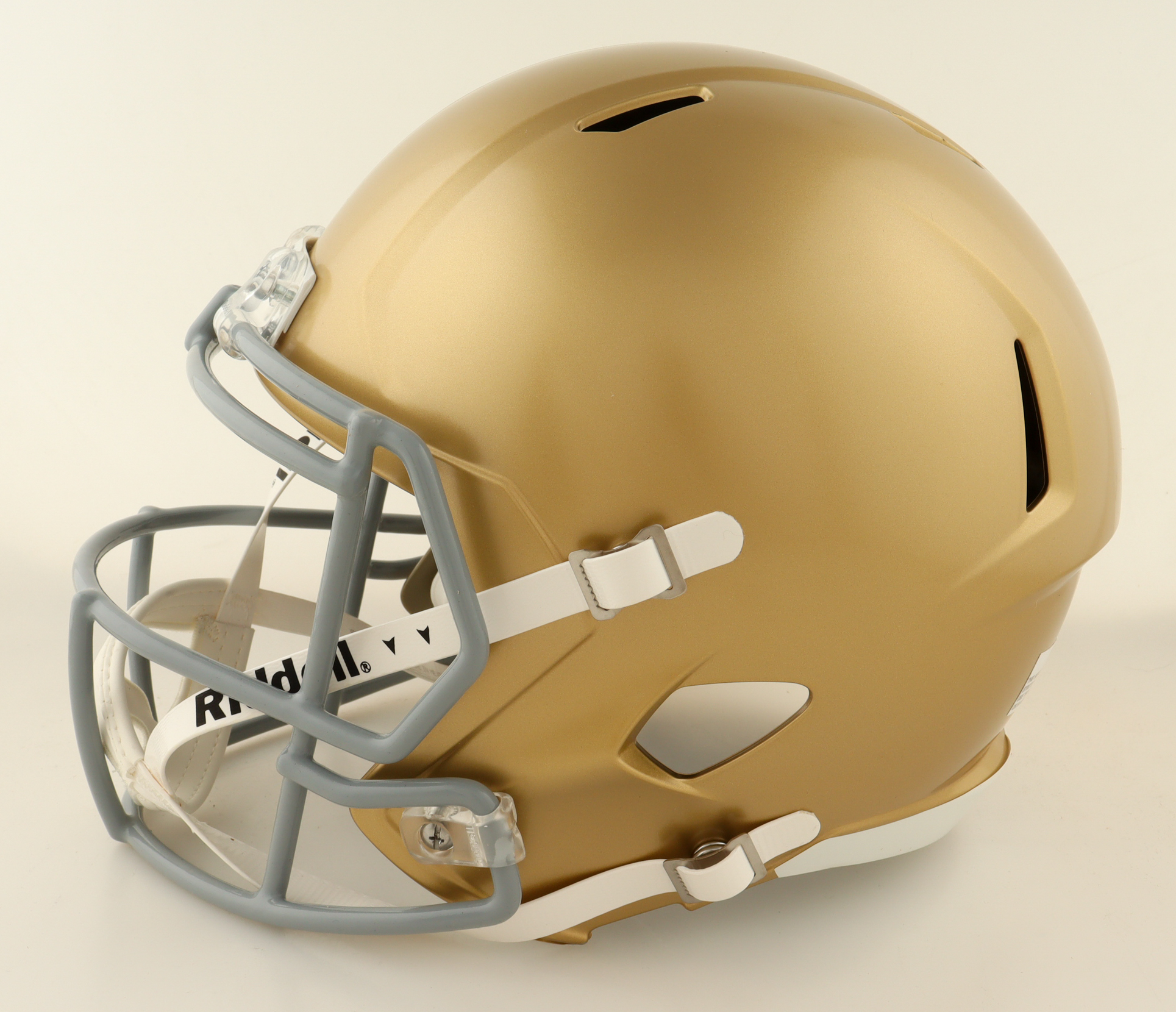 CJ Carr Signed Notre Dame Fighting Irish Full-Size Speed Helmet (Beckett) at PristineAuction.com CJ Carr Signed Notre Dame Fighting Irish Full-Size Speed Helmet (Beckett) at PristineAuction.com