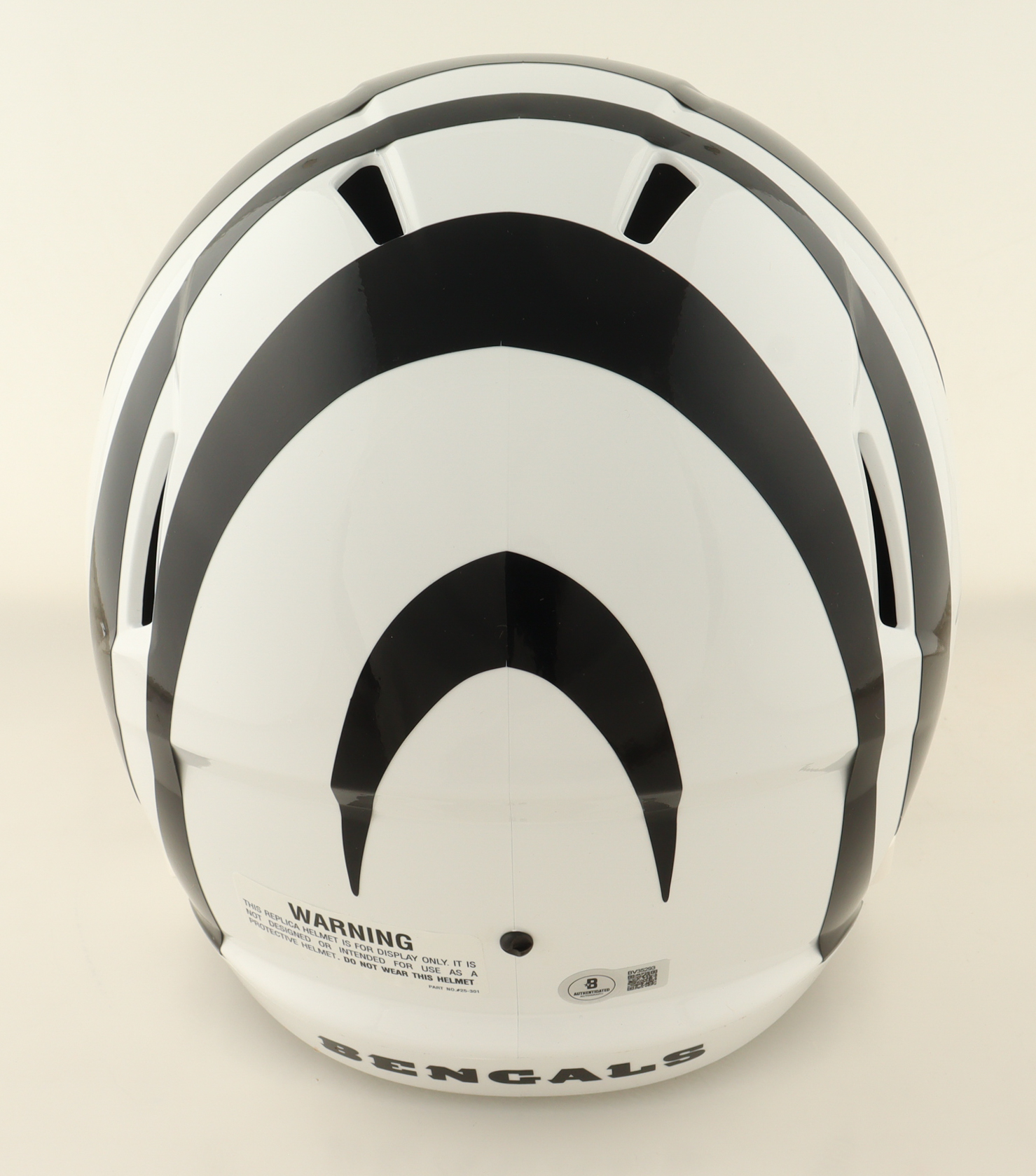 Ja'Marr Chase Signed Bengals Full-Size Speed Helmet (Beckett) at PristineAuction.com Ja'Marr Chase Signed Bengals Full-Size Speed Helmet (Beckett) at PristineAuction.com