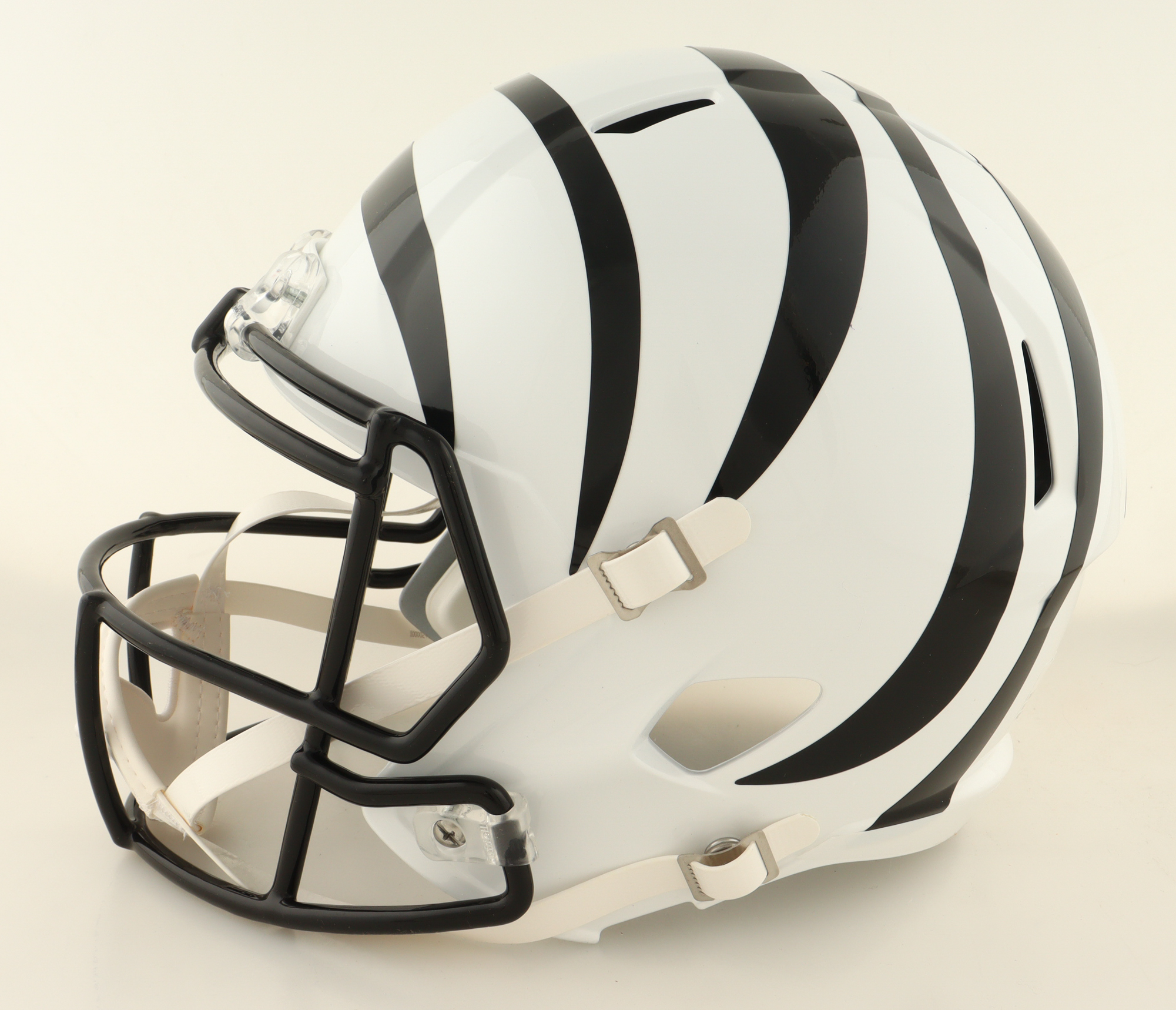 Ja'Marr Chase Signed Bengals Full-Size Speed Helmet (Beckett) at PristineAuction.com Ja'Marr Chase Signed Bengals Full-Size Speed Helmet (Beckett) at PristineAuction.com