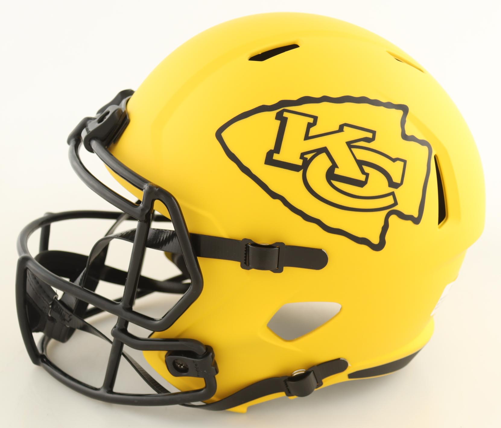 Jamaal Charles Signed Chiefs Full-Size Rave Alternate Speed Helmet Inscribed "5.4 YPC Goat" (JSA) at PristineAuction.com Jamaal Charles Signed Chiefs Full-Size Rave Alternate Speed Helmet Inscribed "5.4 YPC Goat" (JSA) at PristineAuction.com