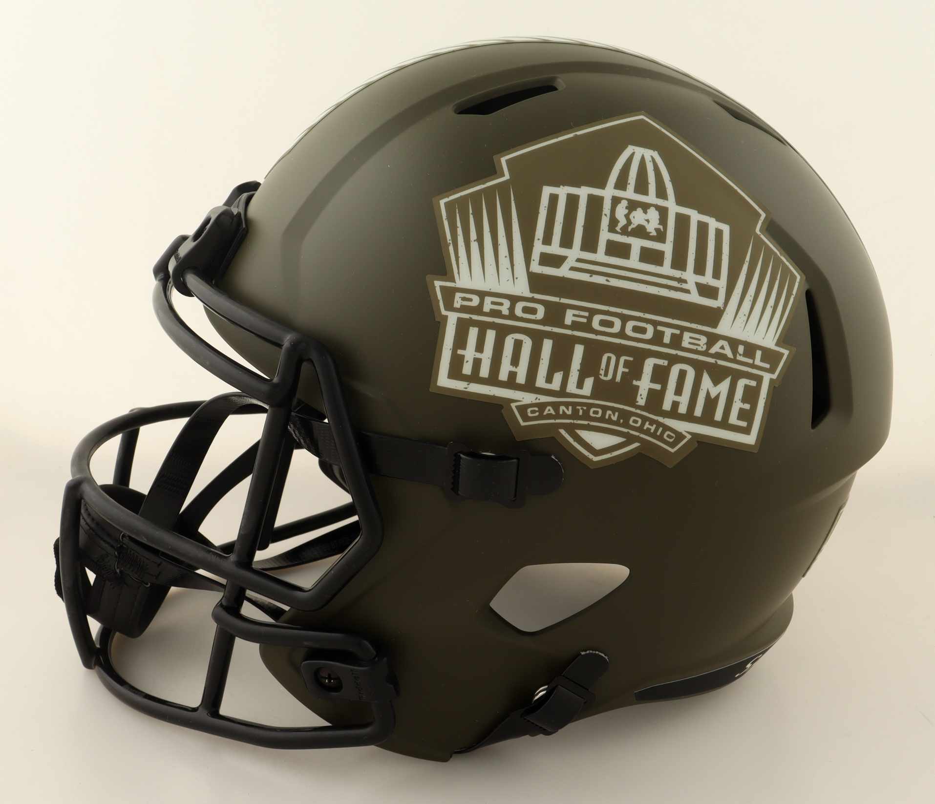 Joe Thomas Signed Hall of Fame Logo Full-Size Salute to Service Alternate Speed Helmet Inscribed "HOF 23" (Beckett) at PristineAuction.com Joe Thomas Signed Hall of Fame Logo Full-Size Salute to Service Alternate Speed Helmet Inscribed "HOF 23" (Beckett) at PristineAuction.com