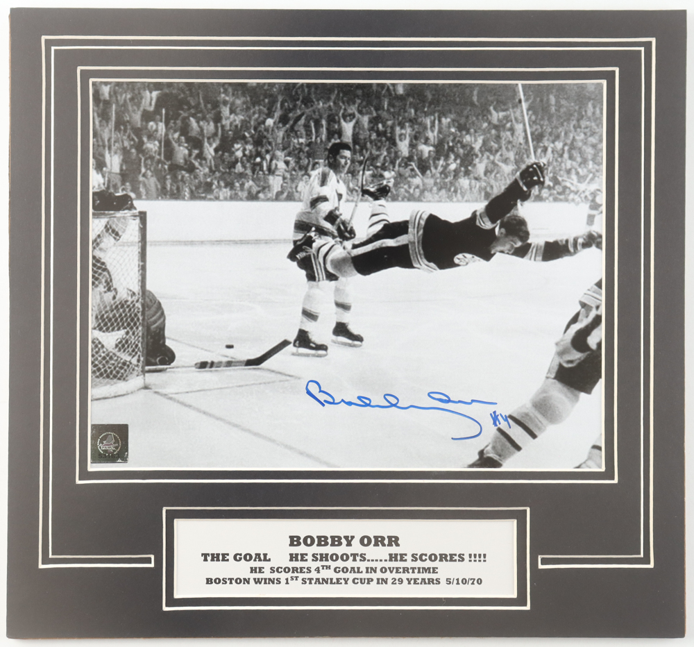 Bobby Orr Signed Bruins Custom Matted Photo (GNR) at PristineAuction.com Bobby Orr Signed Bruins Custom Matted Photo (GNR) at PristineAuction.com