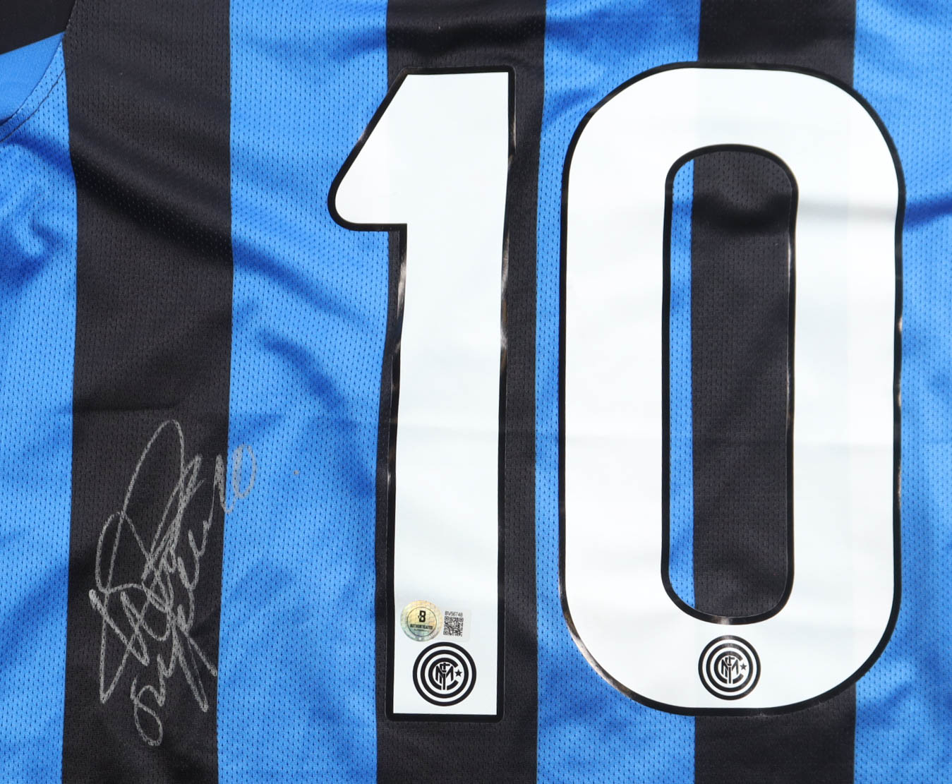 Wesley Sneijder Signed Inter Milan Jersey (Beckett) at PristineAuction.com Wesley Sneijder Signed Inter Milan Jersey (Beckett) at PristineAuction.com