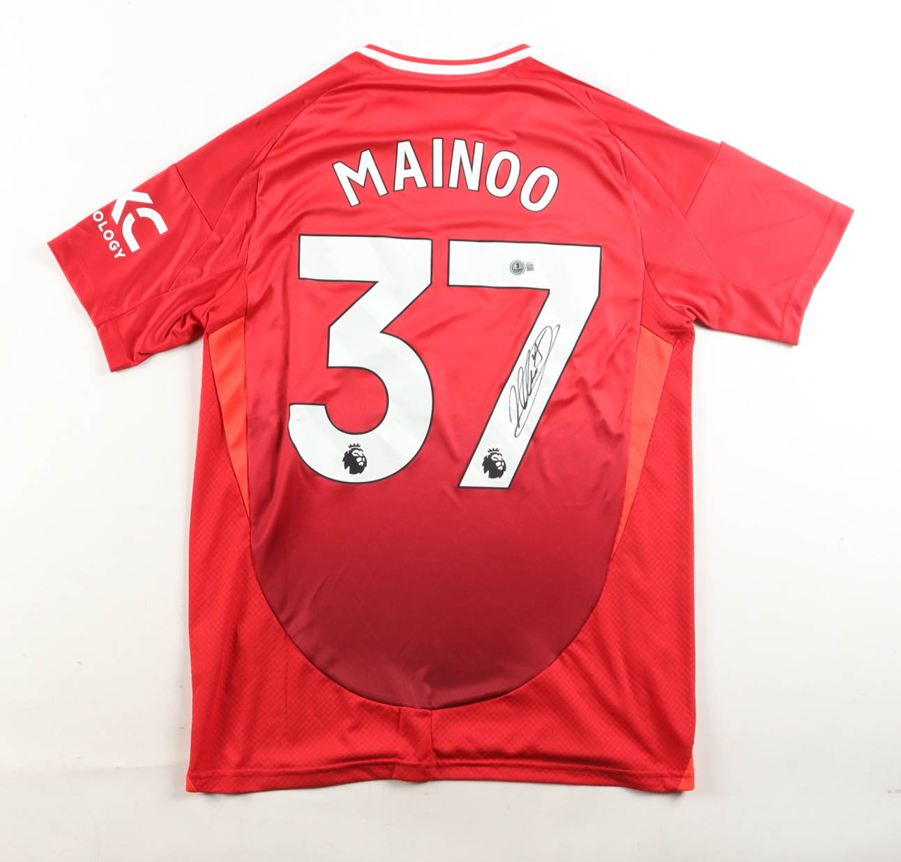 Kobbie Mainoo Signed Manchester United F.C. Adidas Authentic Jersey (Beckett) at PristineAuction.com Kobbie Mainoo Signed Manchester United F.C. Adidas Authentic Jersey (Beckett) at PristineAuction.com