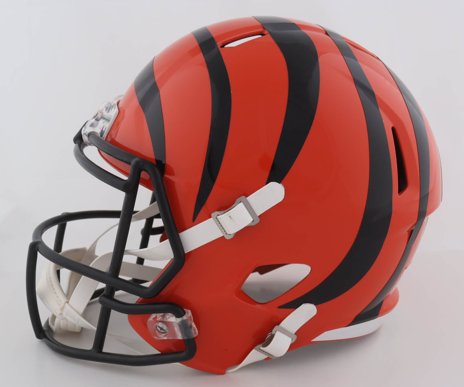 Trey Hendrickson Signed Bengals Full-Size Speed Helmet Inscribed "Welcome To The Jungle!" (Beckett & Sports Collectibles) at PristineAuction.com Trey Hendrickson Signed Bengals Full-Size Speed Helmet Inscribed "Welcome To The Jungle!" (Beckett & Sports Collectibles) at PristineAuction.com