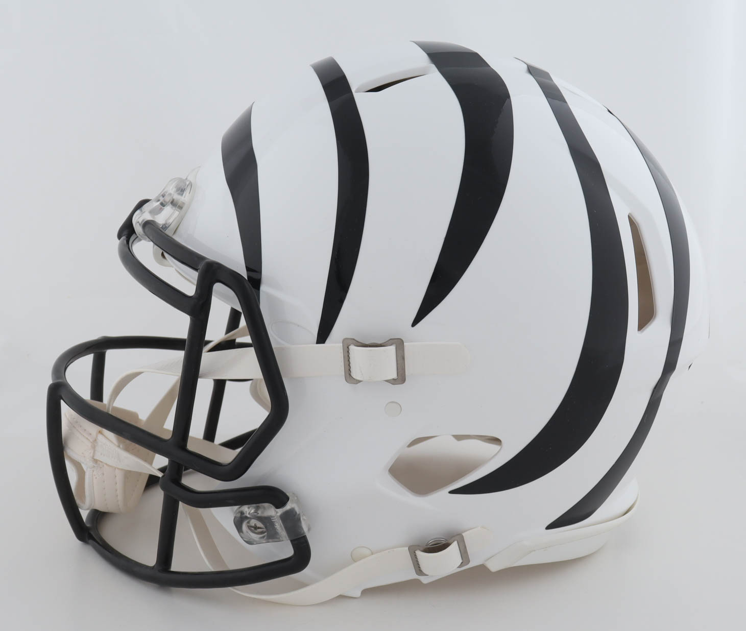 Trey Hendrickson Signed Bengals Full-Size Speed Helmet (Beckett) at PristineAuction.com Trey Hendrickson Signed Bengals Full-Size Speed Helmet (Beckett) at PristineAuction.com