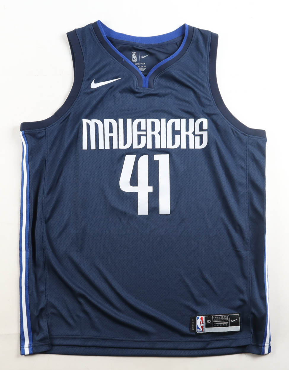 Dirk Nowitzki Signed Mavericks Nike Authentic Jersey (Beckett) at PristineAuction.com Dirk Nowitzki Signed Mavericks Nike Authentic Jersey (Beckett) at PristineAuction.com
