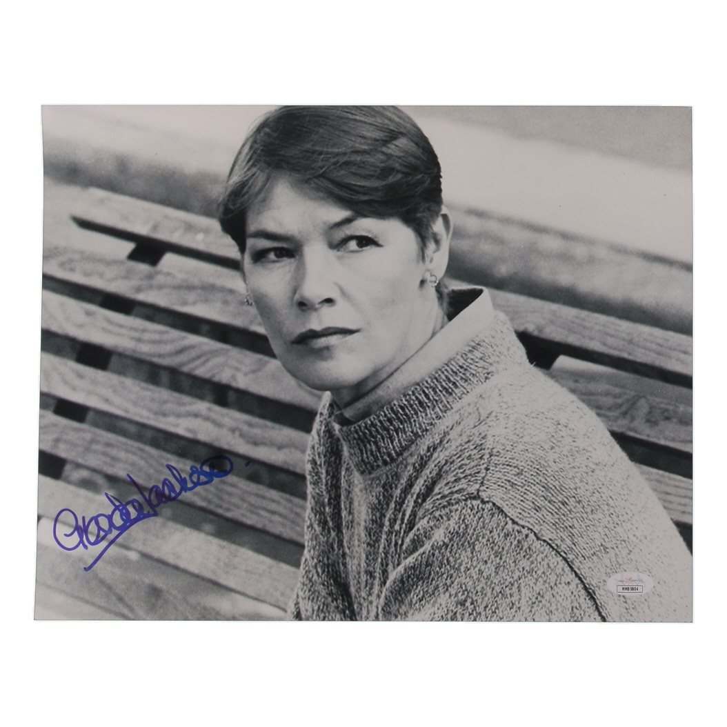 Glenda Jackson Signed 11x14 Photo (JSA) at PristineAuction.com Glenda Jackson Signed 11x14 Photo (JSA) at PristineAuction.com