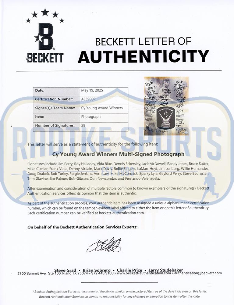 Roy Halladay & Fernando Valenzuela | Cy Young Award Winners 16x20 Photo Signed By (28) (Beckett) at PristineAuction.com Roy Halladay & Fernando Valenzuela | Cy Young Award Winners 16x20 Photo Signed By (28) (Beckett) at PristineAuction.com