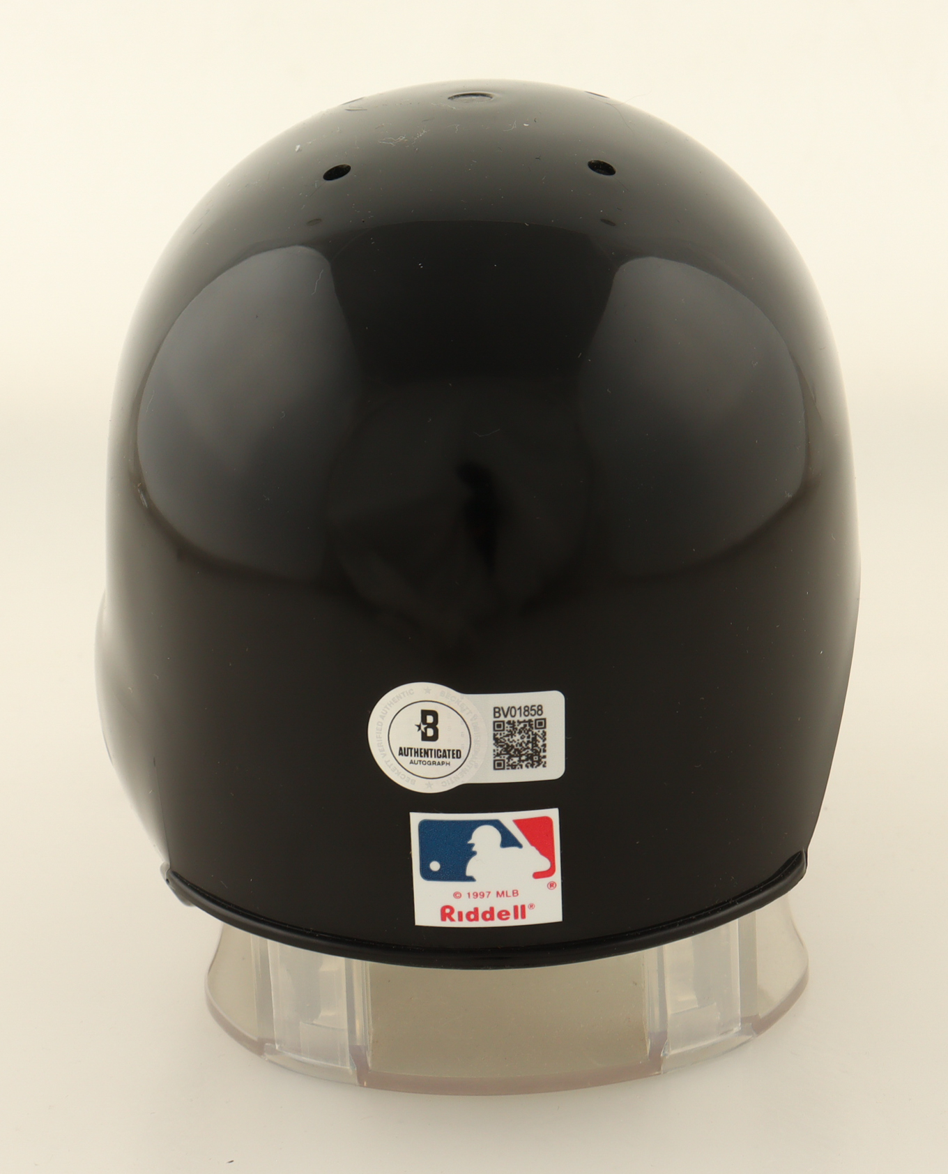 Brooks Robinson Signed Orioles Mini Batting Helmet (Beckett) at PristineAuction.com Brooks Robinson Signed Orioles Mini Batting Helmet (Beckett) at PristineAuction.com