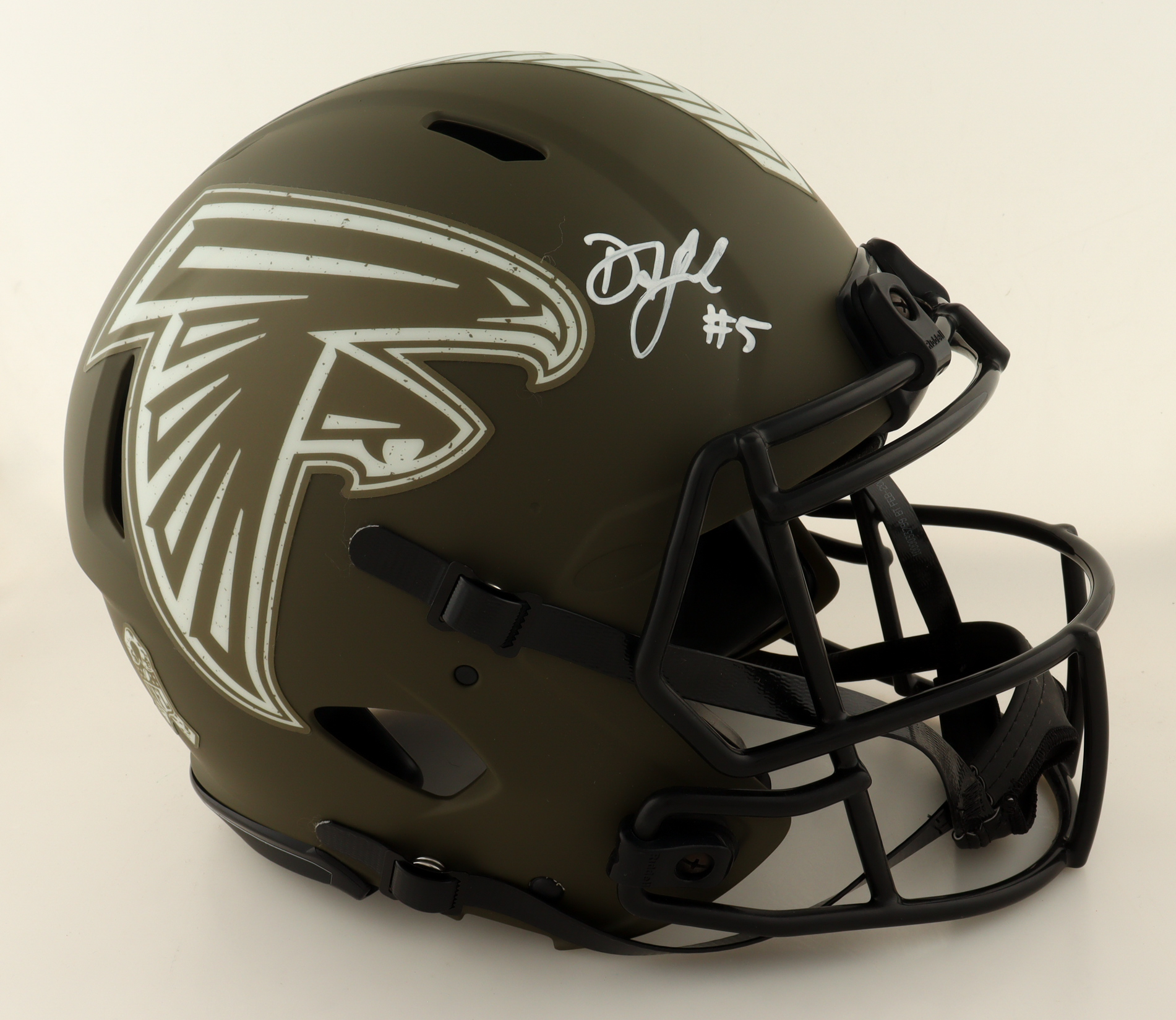Drake London Signed Falcons Full-Size Authentic On-Field Salute to Service Alternate Speed Helmet (Beckett) at PristineAuction.com Drake London Signed Falcons Full-Size Authentic On-Field Salute to Service Alternate Speed Helmet (Beckett) at PristineAuction.com