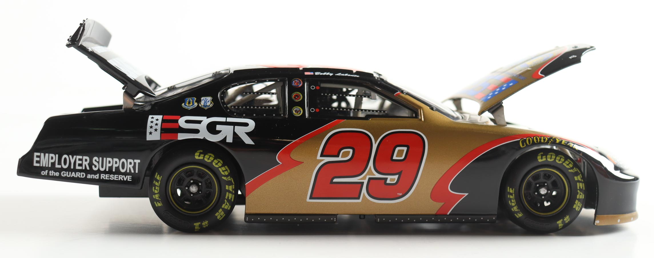 Bobby Labonte LE #29 ESGR Army Reserves - 2004 Monte Carlo - 1:24 Diecast Car at PristineAuction.com Bobby Labonte LE #29 ESGR Army Reserves - 2004 Monte Carlo - 1:24 Diecast Car at PristineAuction.com