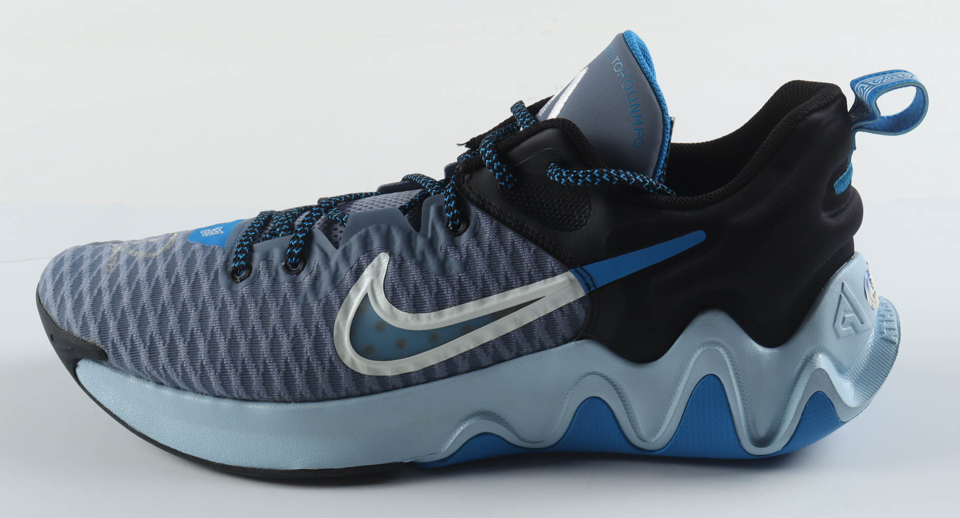 Giannis Antetokounmpo Signed Player Edition Basketball Shoe (Beckett) at PristineAuction.com Giannis Antetokounmpo Signed Player Edition Basketball Shoe (Beckett) at PristineAuction.com