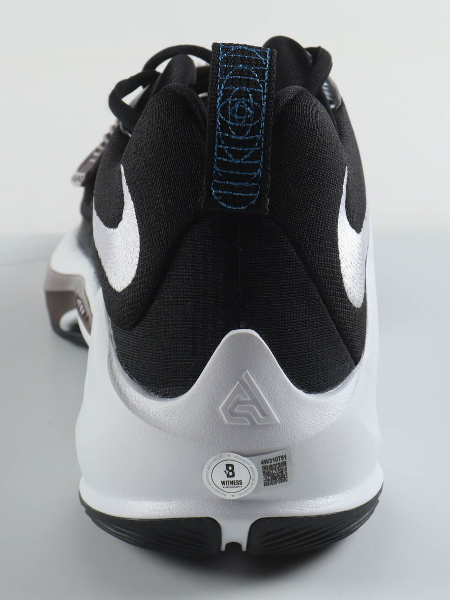 Giannis Antetokounmpo Signed Player Edition Basketball Shoe (Beckett) at PristineAuction.com Giannis Antetokounmpo Signed Player Edition Basketball Shoe (Beckett) at PristineAuction.com