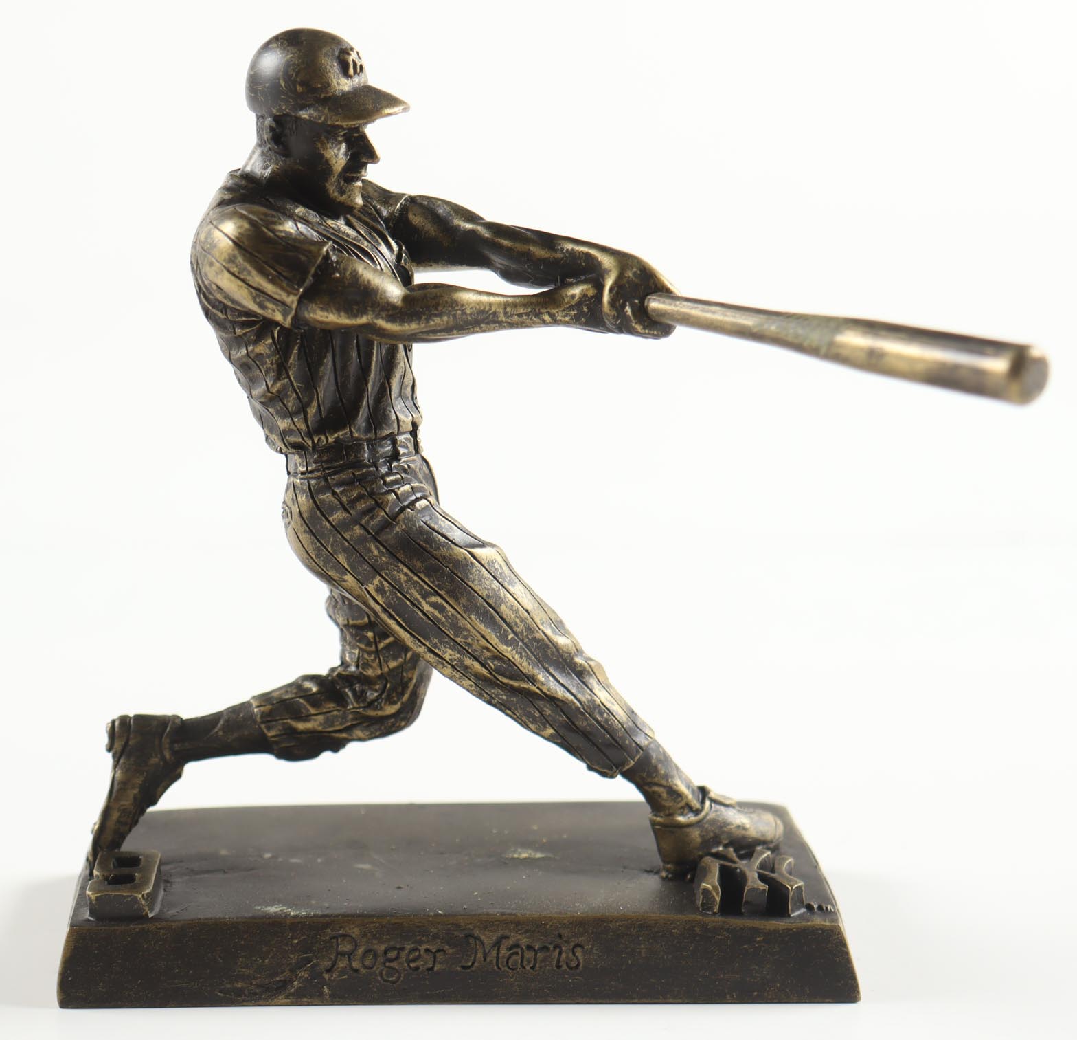 Roger Maris Yankees Bronze Statue Figurine with Original Packaging at PristineAuction.com Roger Maris Yankees Bronze Statue Figurine with Original Packaging at PristineAuction.com