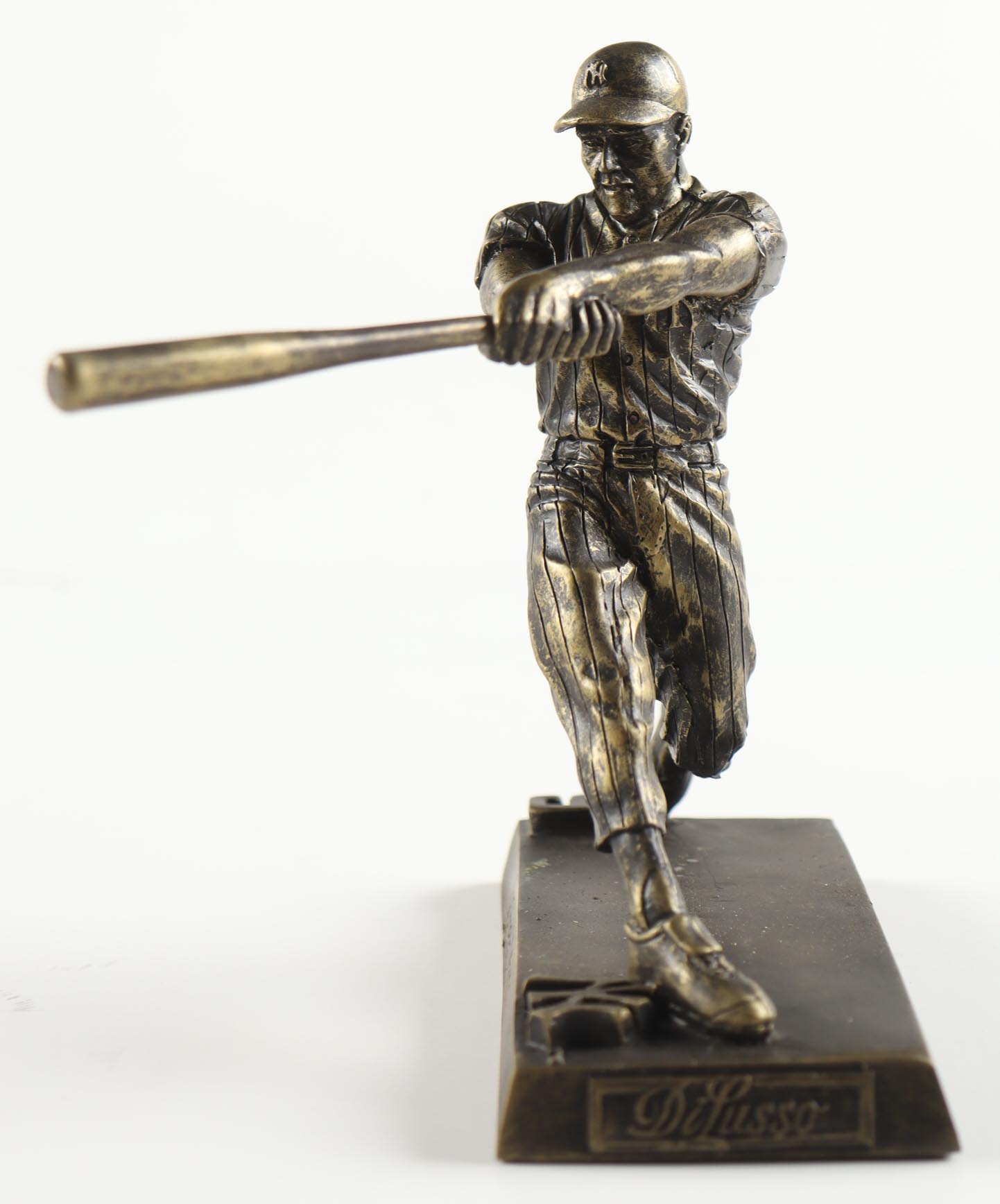 Roger Maris Yankees Bronze Statue Figurine with Original Packaging at PristineAuction.com Roger Maris Yankees Bronze Statue Figurine with Original Packaging at PristineAuction.com