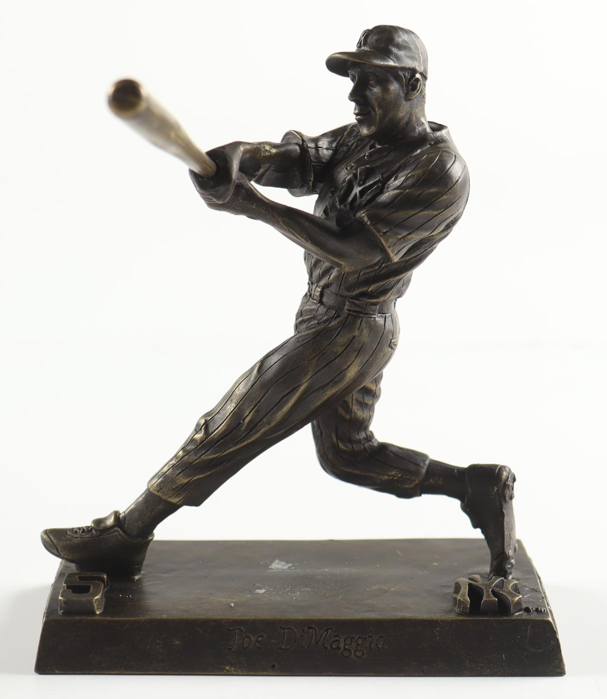 Joe DiMaggio Yankees Bronze Statue Figurine with Original Packaging at PristineAuction.com Joe DiMaggio Yankees Bronze Statue Figurine with Original Packaging at PristineAuction.com