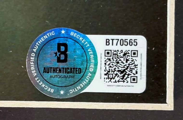 Jeff Goldblum Signed "Jurassic Park" Custom Framed Photo (Beckett) at PristineAuction.com Jeff Goldblum Signed "Jurassic Park" Custom Framed Photo (Beckett) at PristineAuction.com