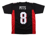 Kyle Pitts Signed Jersey (Beckett) at PristineAuction.com