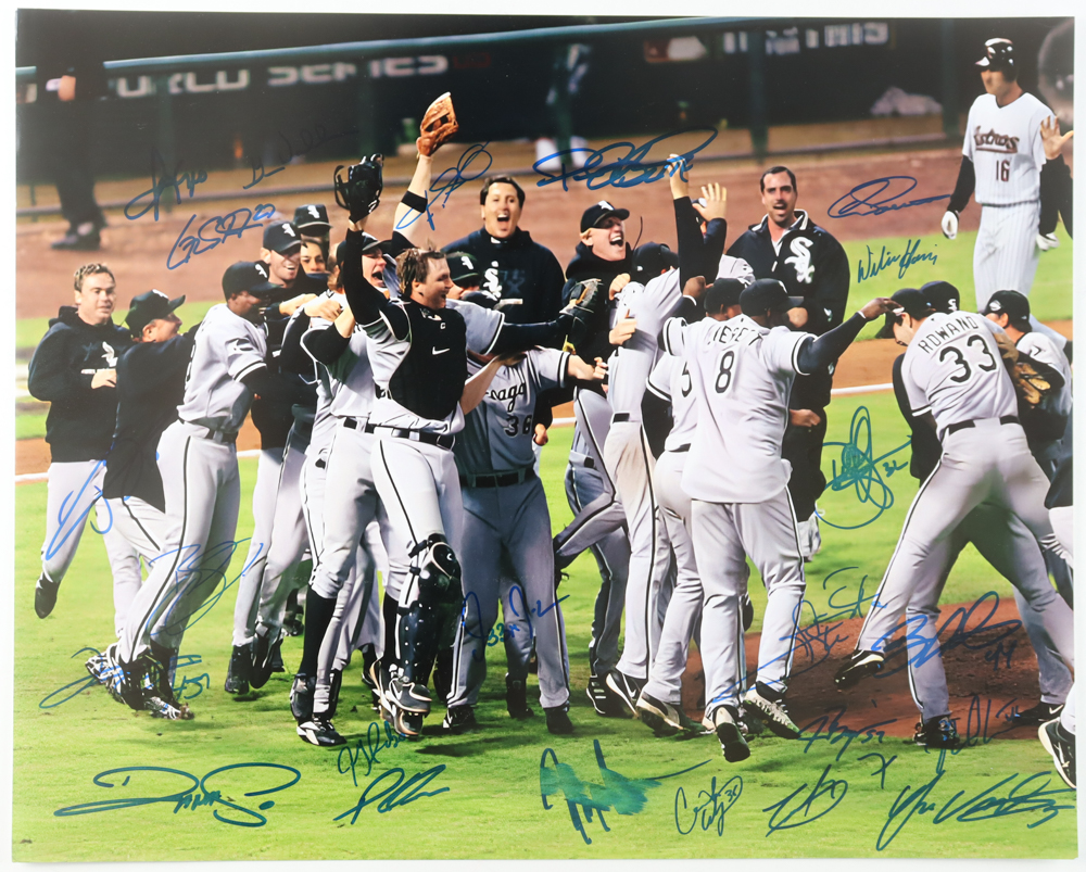 2005 White Sox 16x20 Photo Team-Signed By (23) with Ozzie Guillen, Frank Thomas, Luis Vizcaino, Paul Konerko (Beckett) at PristineAuction.com 2005 White Sox 16x20 Photo Team-Signed By (23) with Ozzie Guillen, Frank Thomas, Luis Vizcaino, Paul Konerko (Beckett) at PristineAuction.com