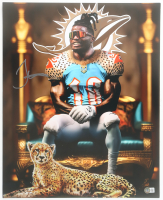 Tyreek Hill Signed Dolphins 16x20 Photo (Beckett) at PristineAuction.com