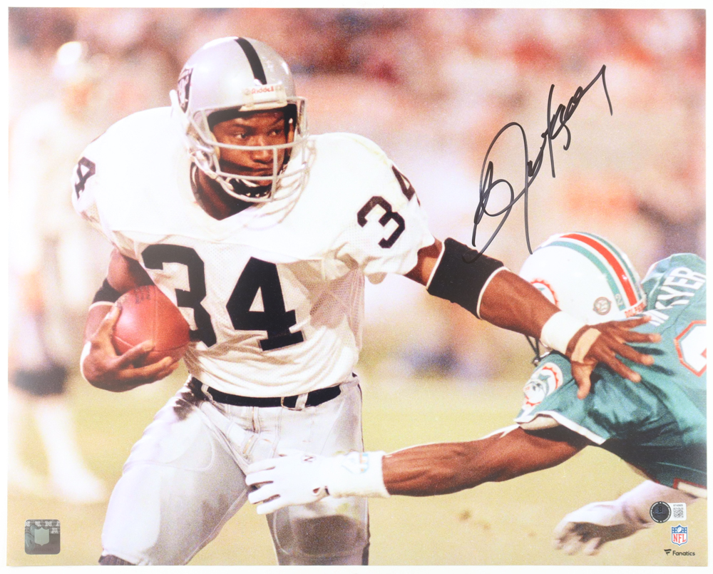 Bo Jackson Signed Raiders 16x20 Photo (Beckett) at PristineAuction.com Bo Jackson Signed Raiders 16x20 Photo (Beckett) at PristineAuction.com