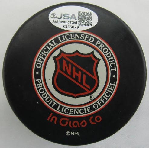 Gordie Howe Signed Red Wings Hockey Puck (JSA) at PristineAuction.com Gordie Howe Signed Red Wings Hockey Puck (JSA) at PristineAuction.com