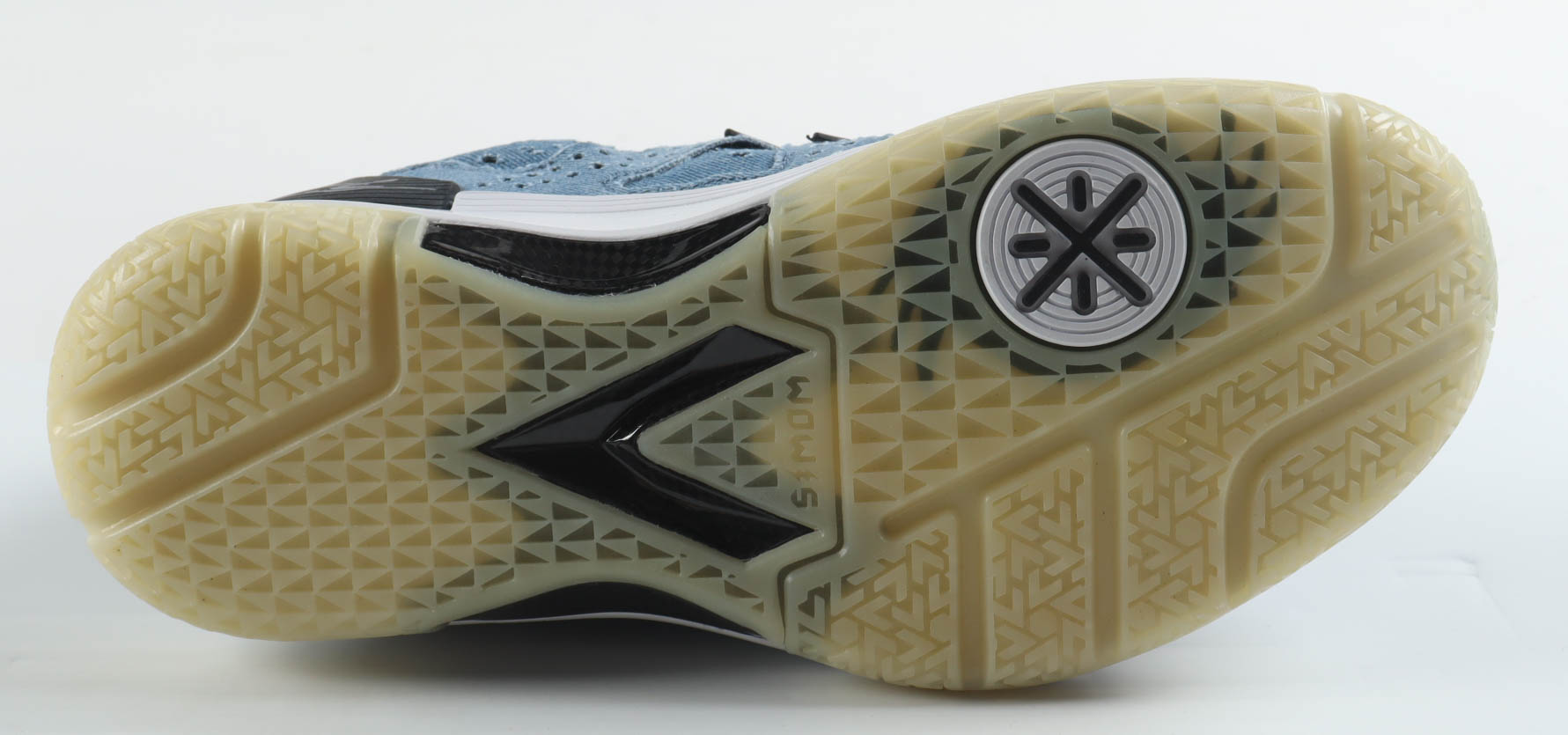 Dwyane Wade Signed Li-Ning Basketball Shoe (Fanatics & Beckett) at PristineAuction.com Dwyane Wade Signed Li-Ning Basketball Shoe (Fanatics & Beckett) at PristineAuction.com