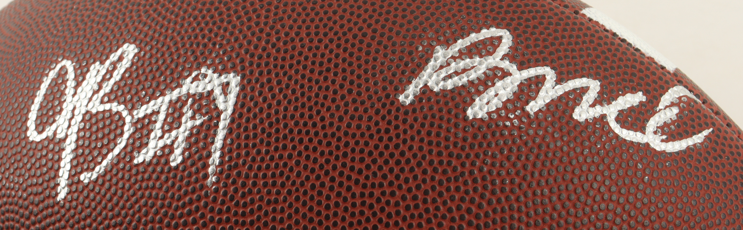 Jaquan Brisker & Rome Odunze Signed NCAA Football (PSA) at PristineAuction.com Jaquan Brisker & Rome Odunze Signed NCAA Football (PSA) at PristineAuction.com