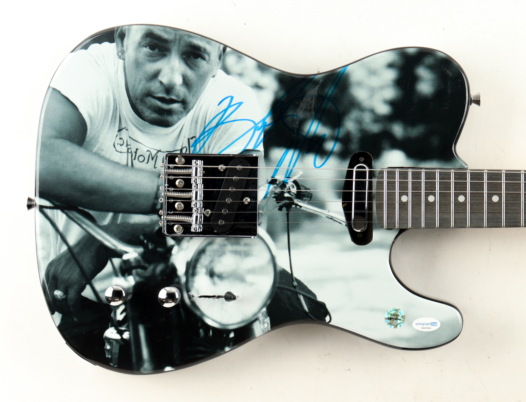 Bruce Springsteen Signed Custom Electric Guitar (ACOA) at PristineAuction.com Bruce Springsteen Signed Custom Electric Guitar (ACOA) at PristineAuction.com