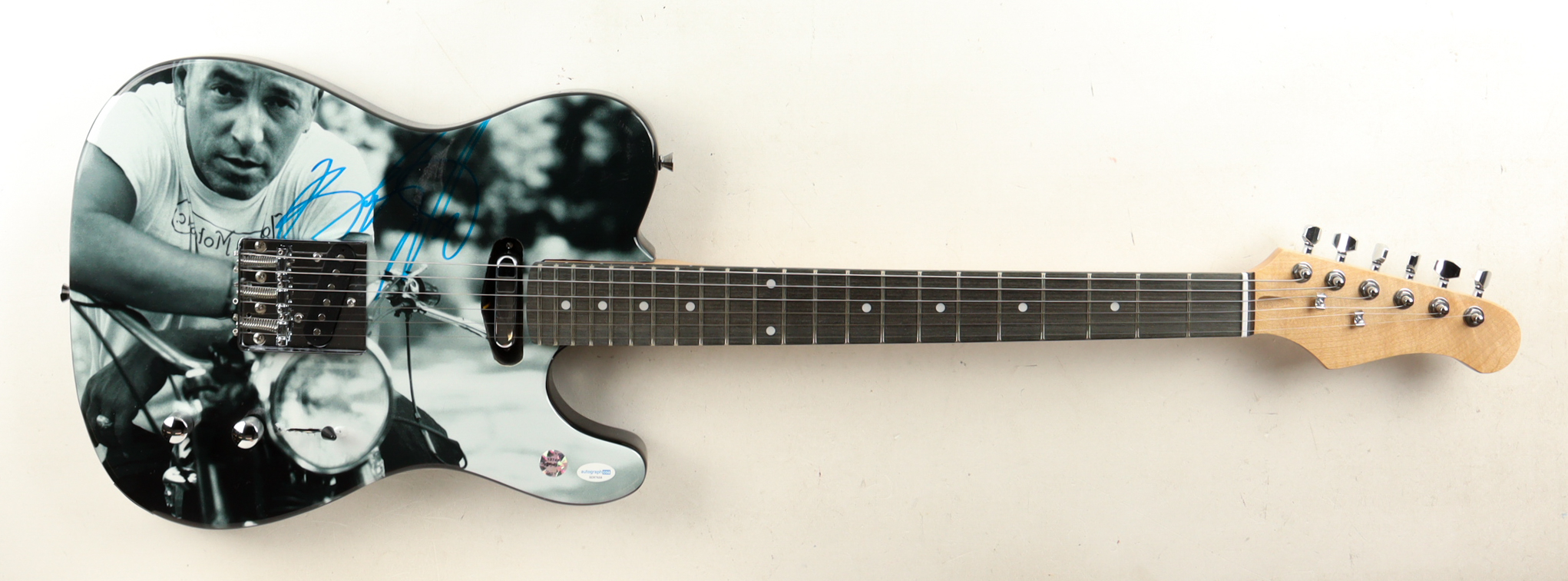 Bruce Springsteen Signed Custom Electric Guitar (ACOA) at PristineAuction.com Bruce Springsteen Signed Custom Electric Guitar (ACOA) at PristineAuction.com